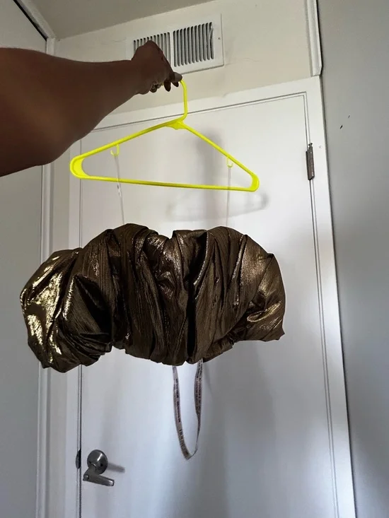 House of CB Metallic Gold Off-Shoulder Ruffle Crop Delphina Top - NWT - XS - Picture 5 of 11